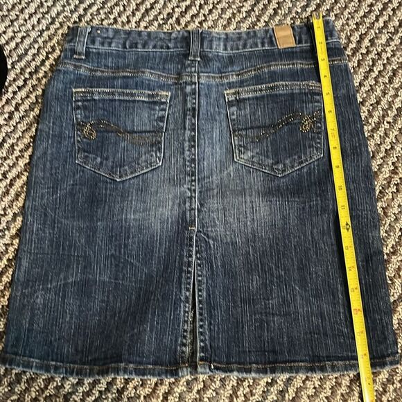 Maurices Denim Skirt Beaded Back Pockets Size 7/8 - Picture 6 of 9